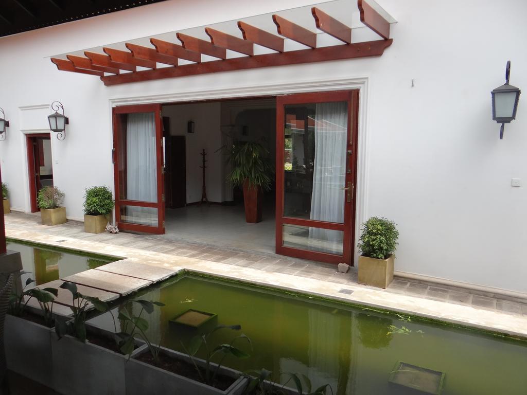 Lespri Grand Hotel Negombo Exterior photo