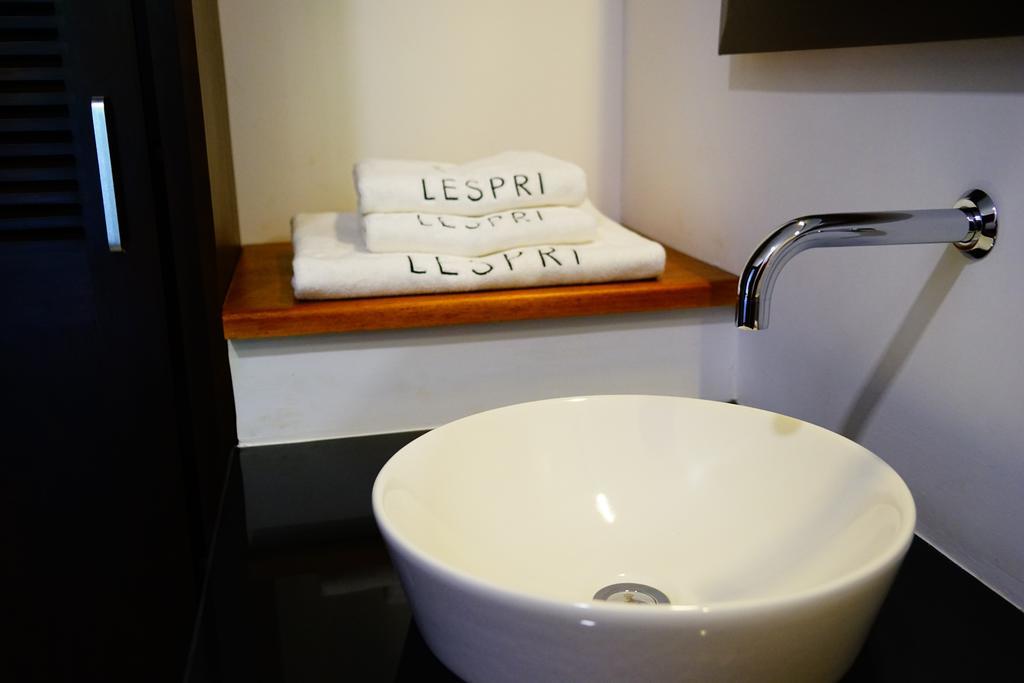 Lespri Grand Hotel Negombo Room photo