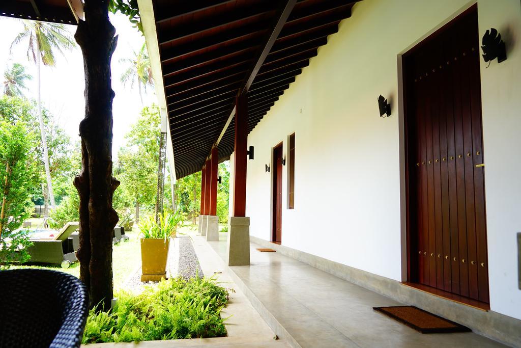 Lespri Grand Hotel Negombo Room photo