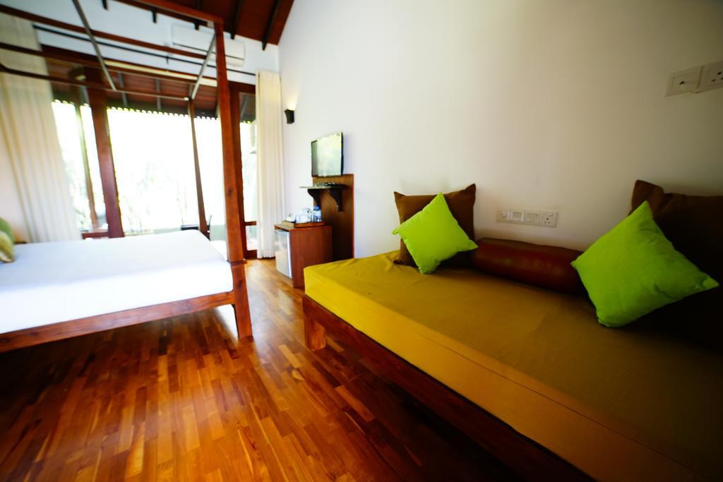 Lespri Grand Hotel Negombo Room photo