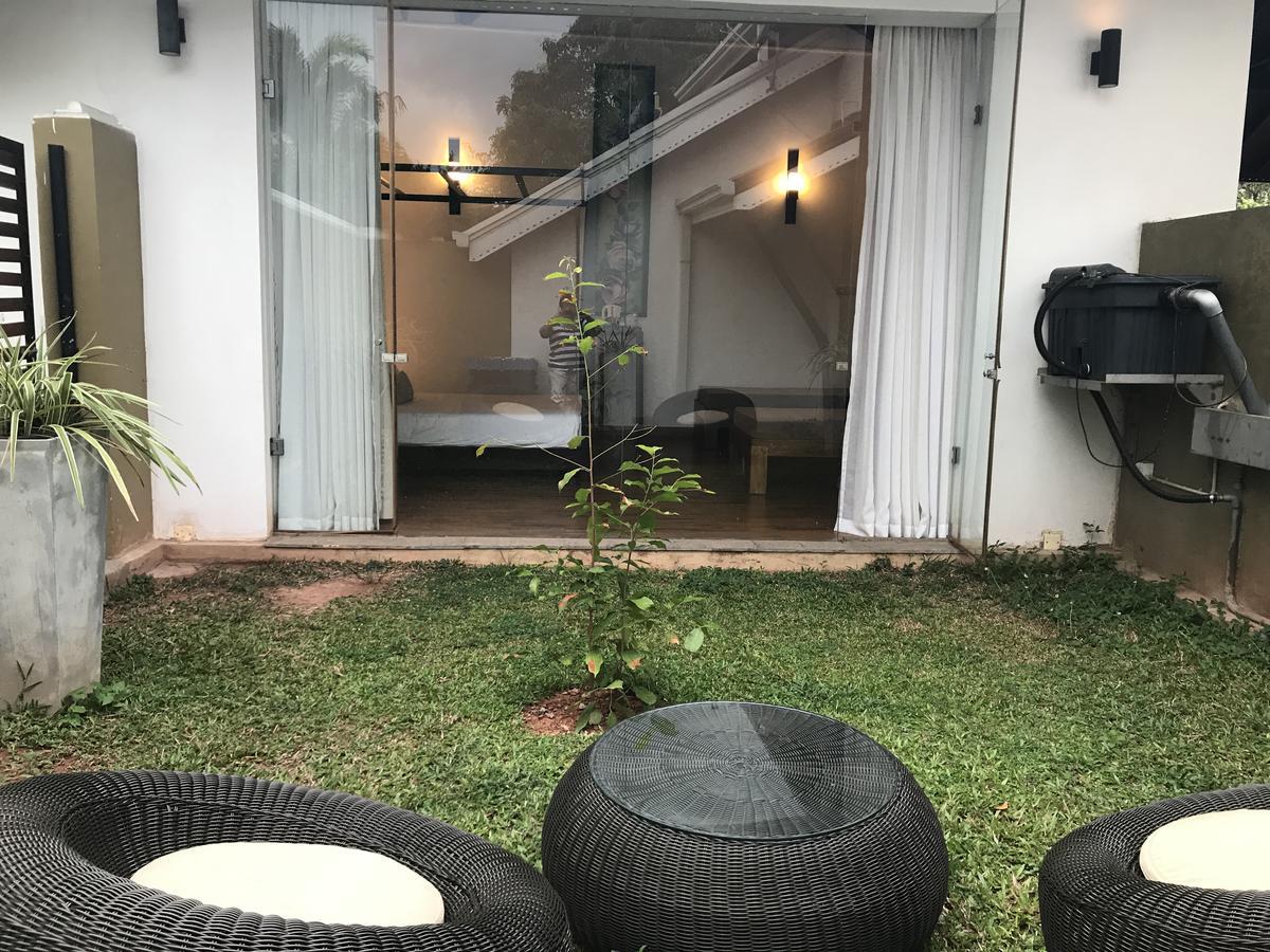 Lespri Grand Hotel Negombo Exterior photo