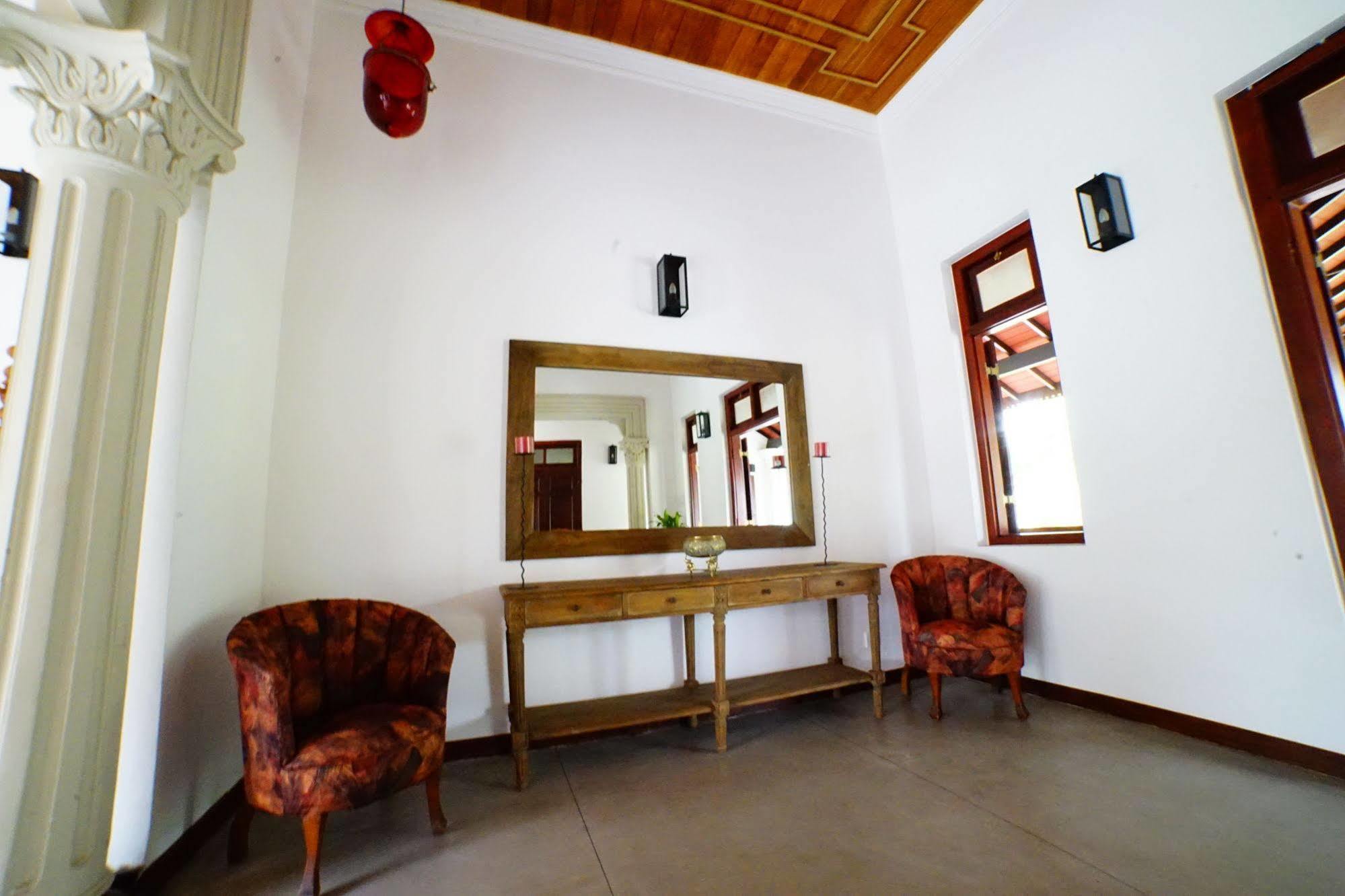 Lespri Grand Hotel Negombo Exterior photo